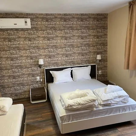 Family Hotel Malibu Chernomorets Exterior photo