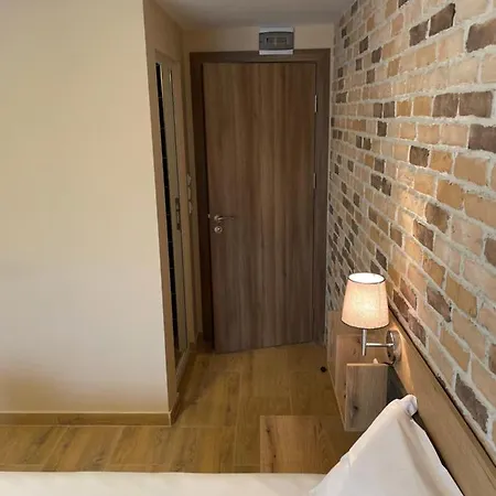 Family Hotel Malibu Chernomorets Exterior photo