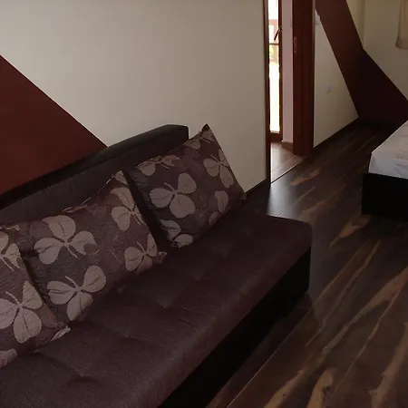 Family Hotel Malibu Chernomorets Room photo