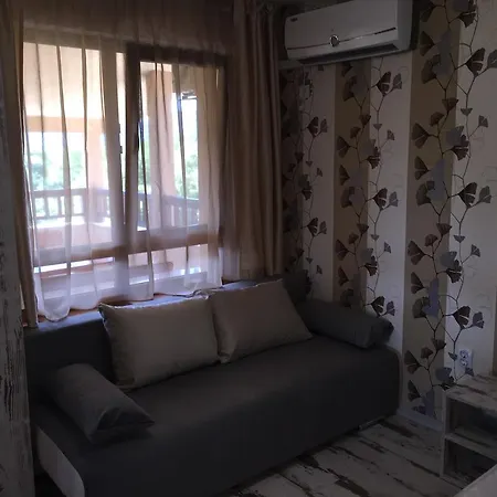 Family Hotel Malibu Chernomorets Exterior photo