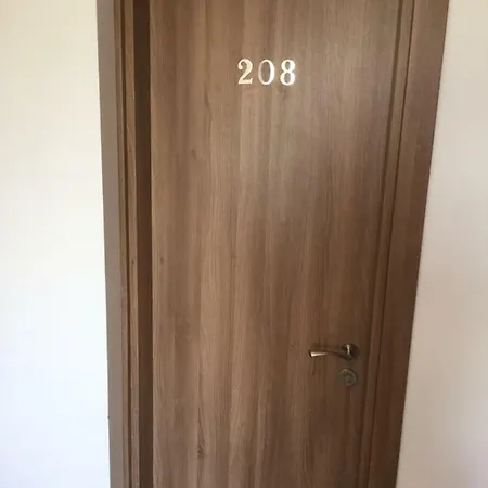 Family Hotel Malibu Chernomorets Exterior photo