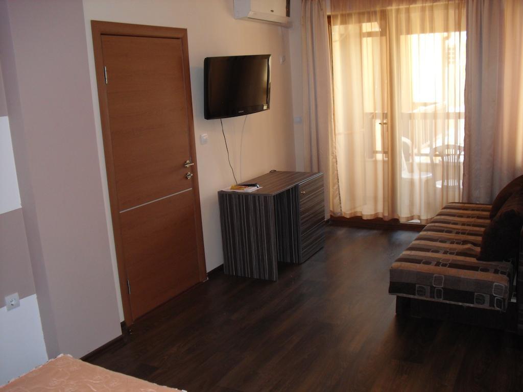 Family Malibu Hotel Chernomorets